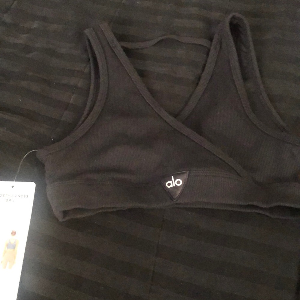 alo yoga sports bra